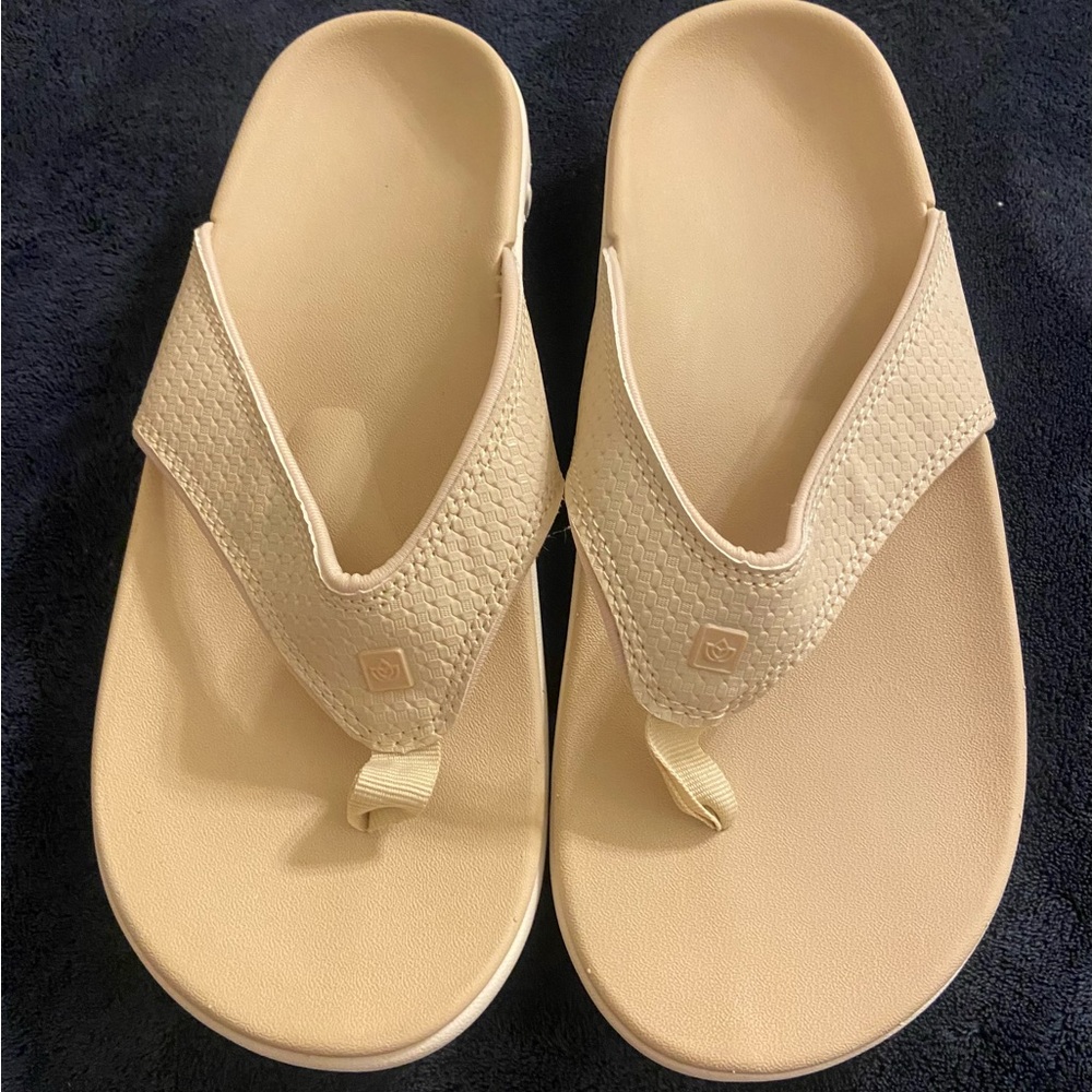 Spenco Flip-flops: Beige Sandals
